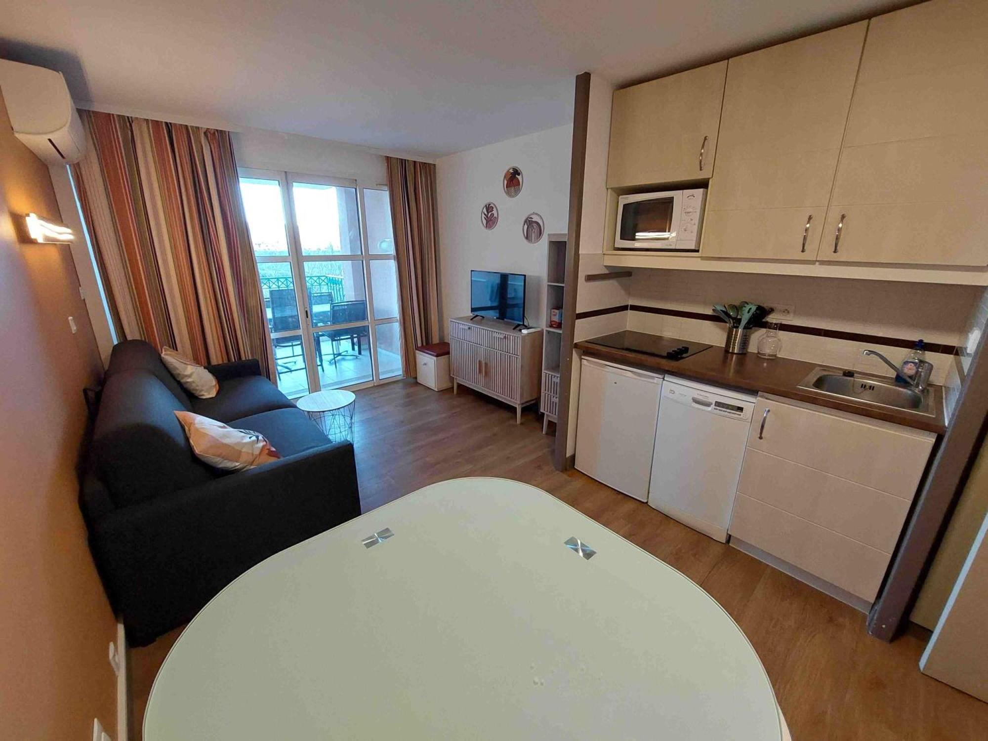 Cap Esterel Appartement Climatise Dans Le Centre Du Village Vacances Drammont Екстериор снимка