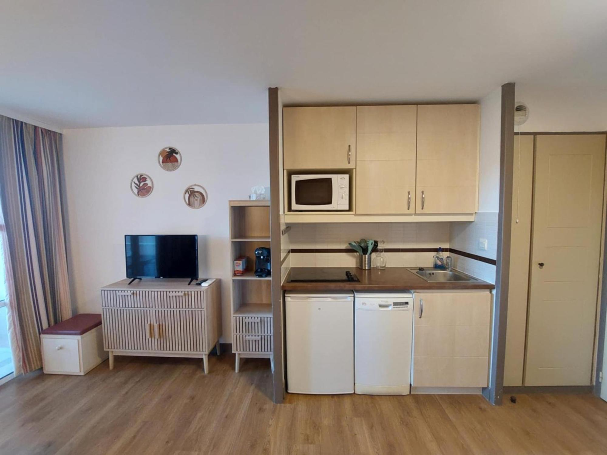 Cap Esterel Appartement Climatise Dans Le Centre Du Village Vacances Drammont Екстериор снимка