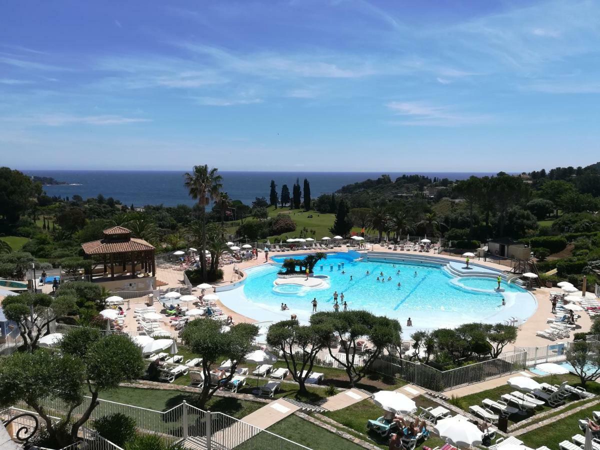 Cap Esterel Appartement Climatise Dans Le Centre Du Village Vacances Drammont Екстериор снимка