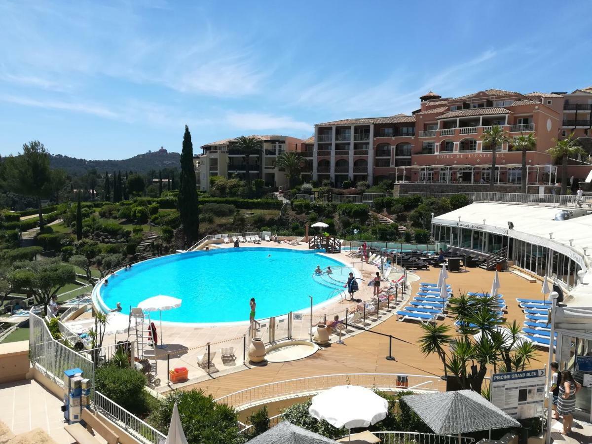 Cap Esterel Appartement Climatise Dans Le Centre Du Village Vacances Drammont Екстериор снимка