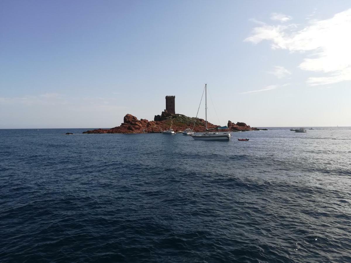 Cap Esterel Appartement Climatise Dans Le Centre Du Village Vacances Drammont Екстериор снимка