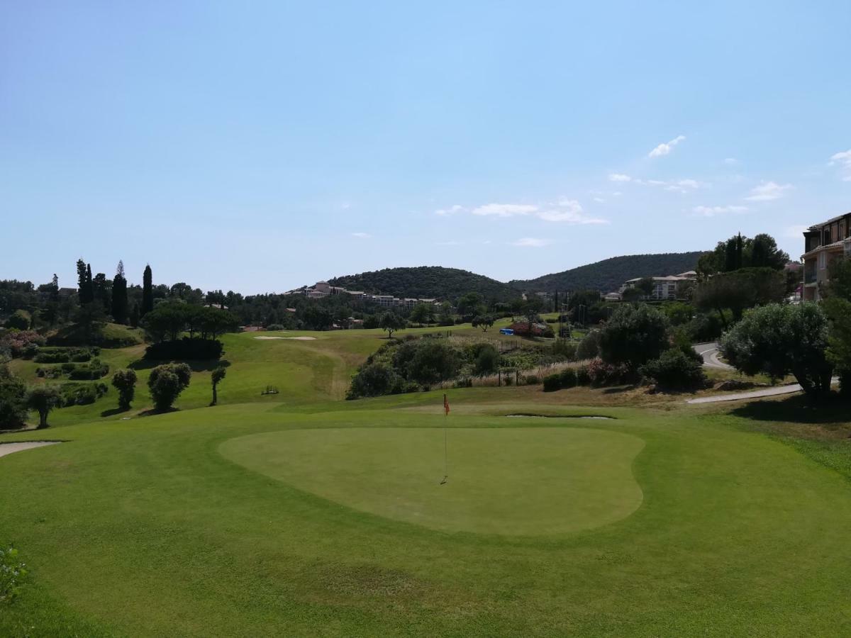 Cap Esterel Appartement Climatise Dans Le Centre Du Village Vacances Drammont Екстериор снимка