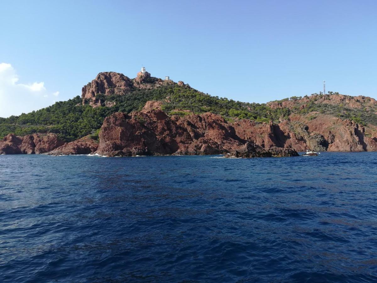Cap Esterel Appartement Climatise Dans Le Centre Du Village Vacances Drammont Екстериор снимка