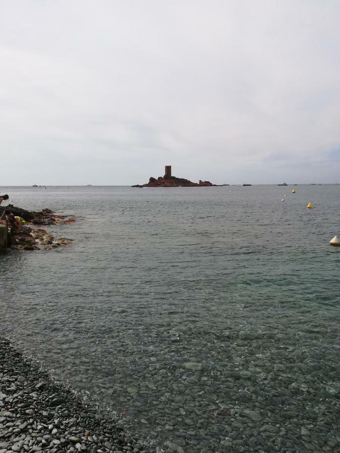 Cap Esterel Appartement Climatise Dans Le Centre Du Village Vacances Drammont Екстериор снимка