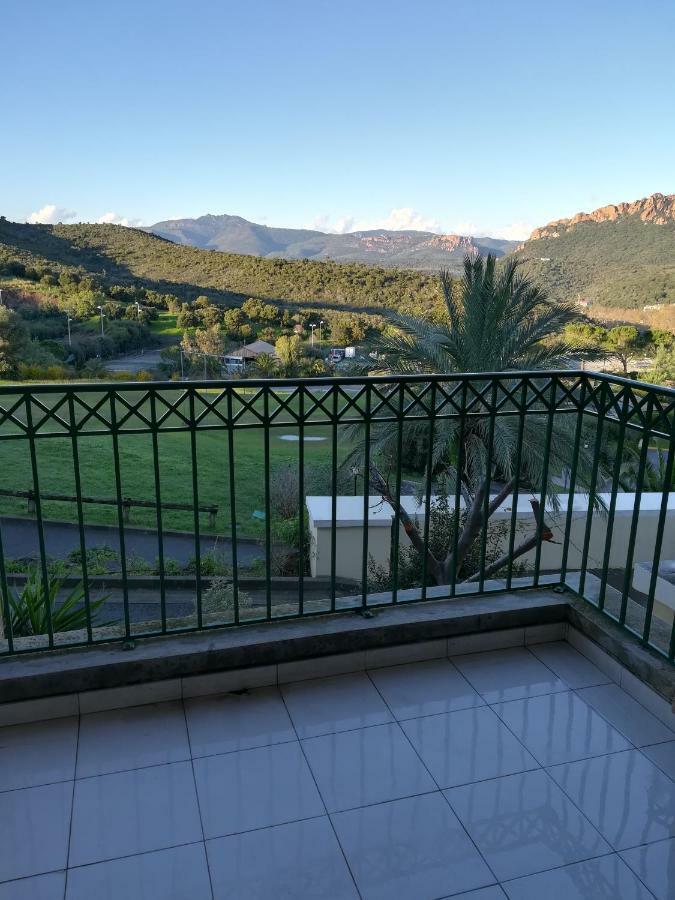 Cap Esterel Appartement Climatise Dans Le Centre Du Village Vacances Drammont Екстериор снимка